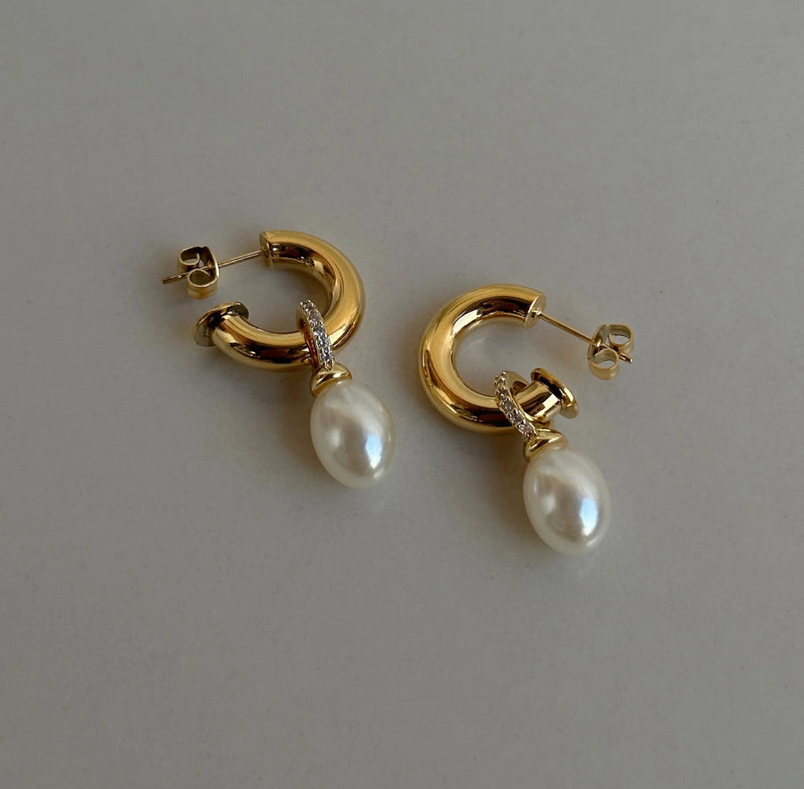 Prim Pearl Drop Earrings