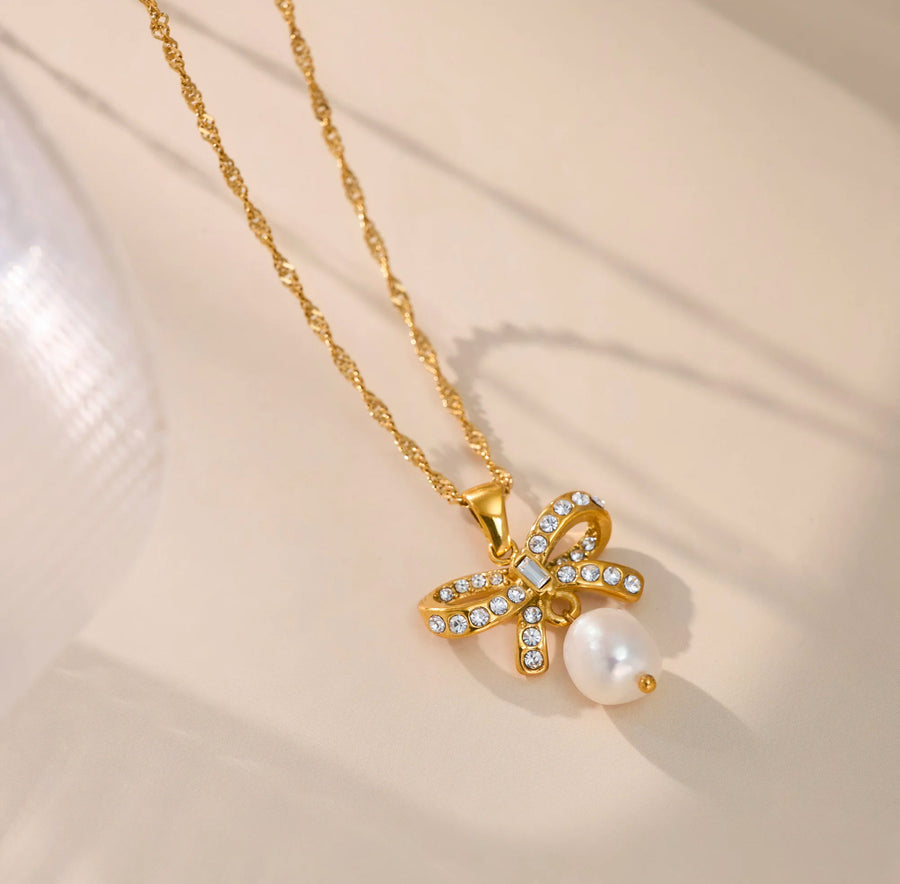 Pretty Pearl Bow Necklace